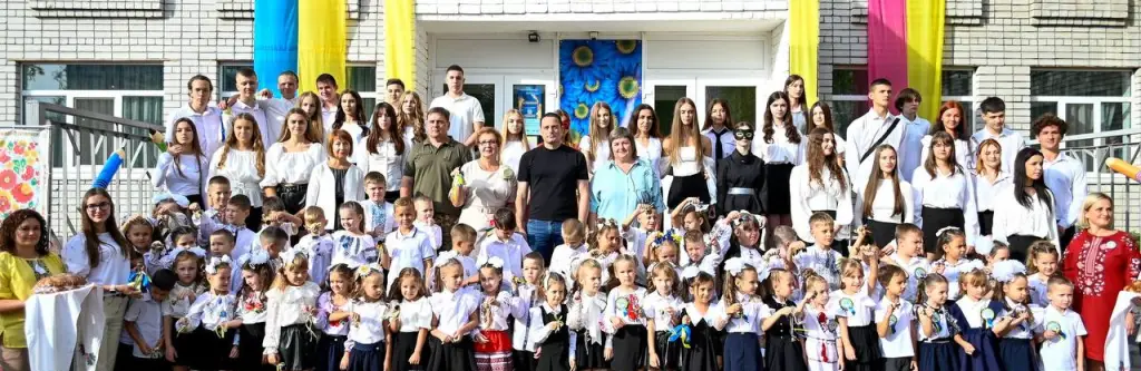 Новий навчальний рік у Кам’янському: до школи пішли 1570 першокласників