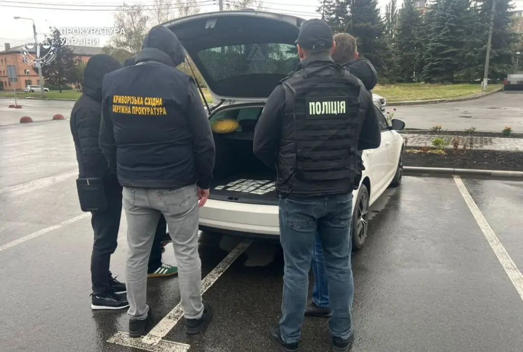 “Допомагали” отримати водійське посвідчення: на Дніпропетровщині викрили двох ділків