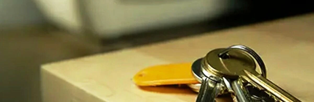 Що не можна залишати на столі: стародавні застереження, які діють і сьогодні