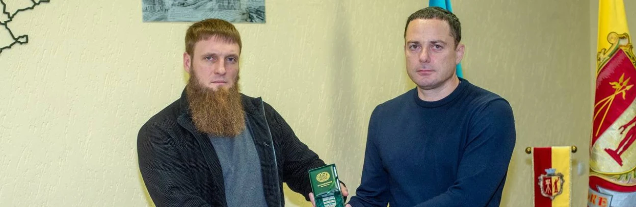 Мер Кам’янського отримав відзнаку від командування батальйону імені Шейха Мансура