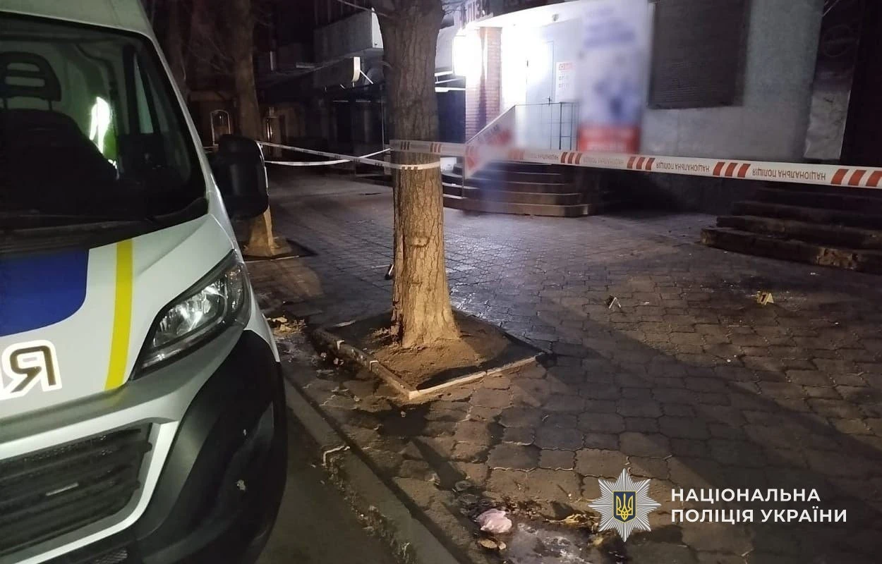 Словесна перепалка переросла у вибух: у Кам’янському затримали чоловіка, який кинув гранату в юнака