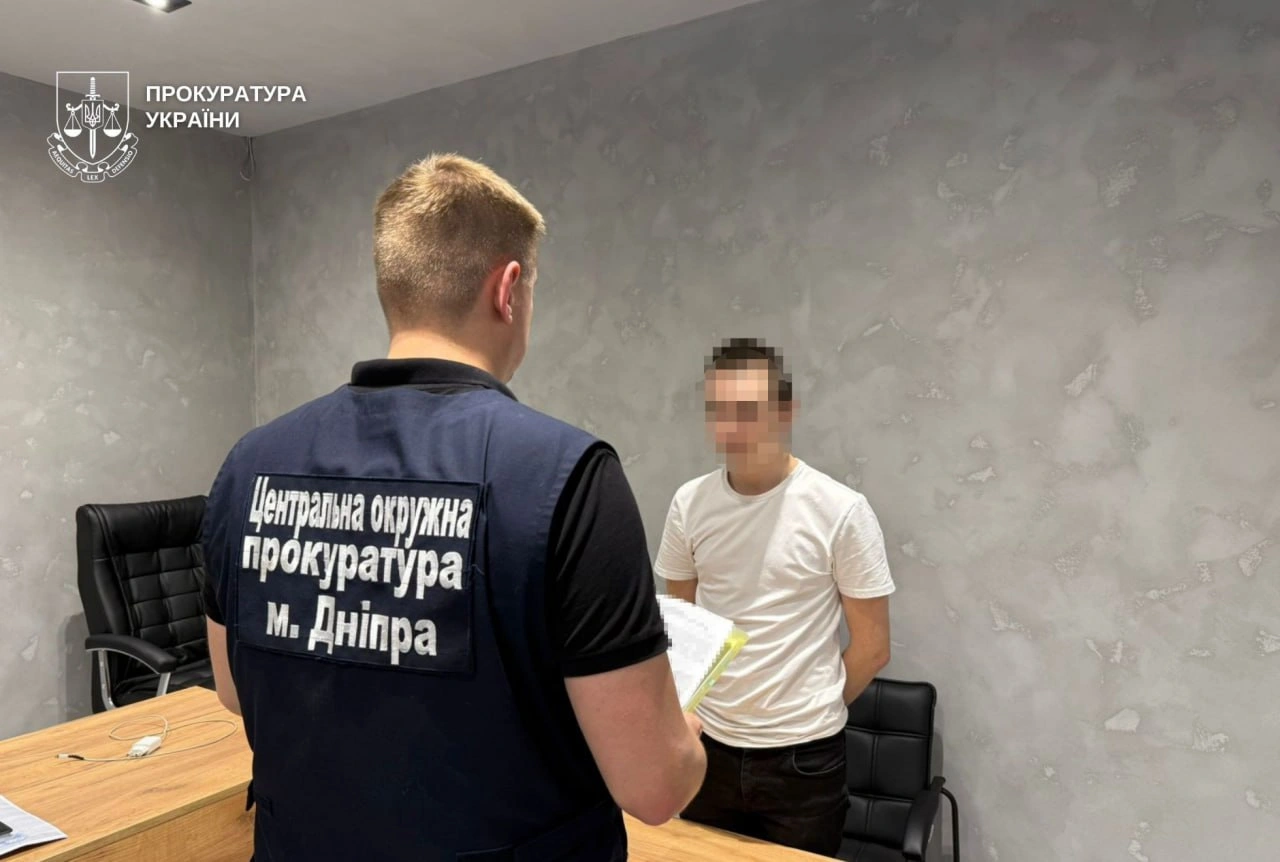 У Дніпрі викрили шахраїв, які заробляли на відключеннях світла У Дніпрі викрили шахраїв, які заробляли на відключеннях світла