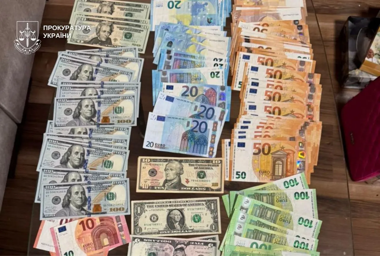 У Дніпрі викрито схему розкрадання коштів на відновлення житла після обстрілів У Дніпрі викрито схему розкрадання коштів на відновлення житла після обстрілів