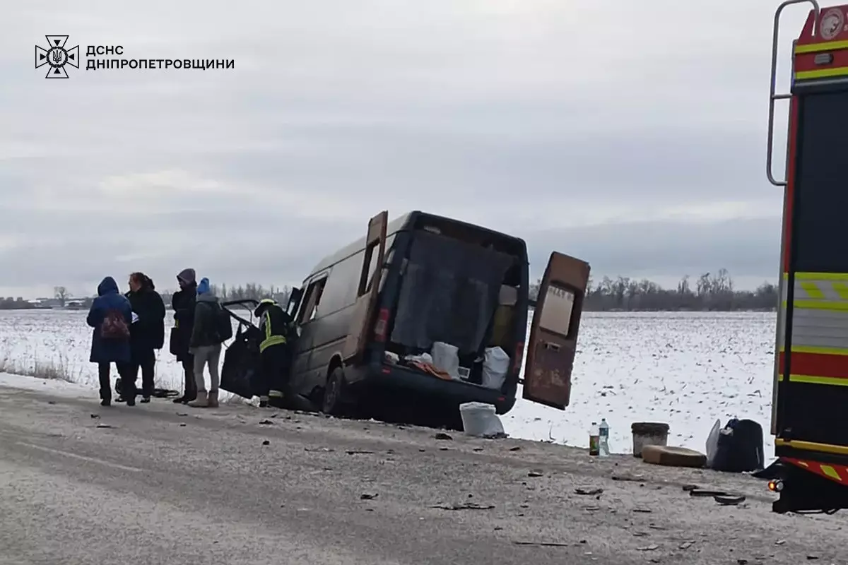 Ранкова аварія під Чумаками: рятувальники визволяли людей з понівечених авто