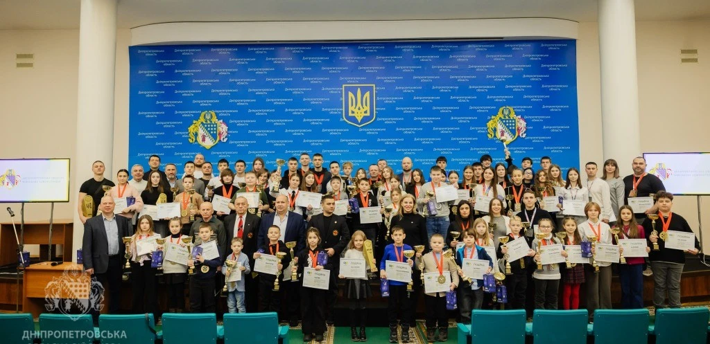 Рік перемог і медалей: каратисти Кам’янського яскраво завершили спортивний сезон Дніпропетровщині