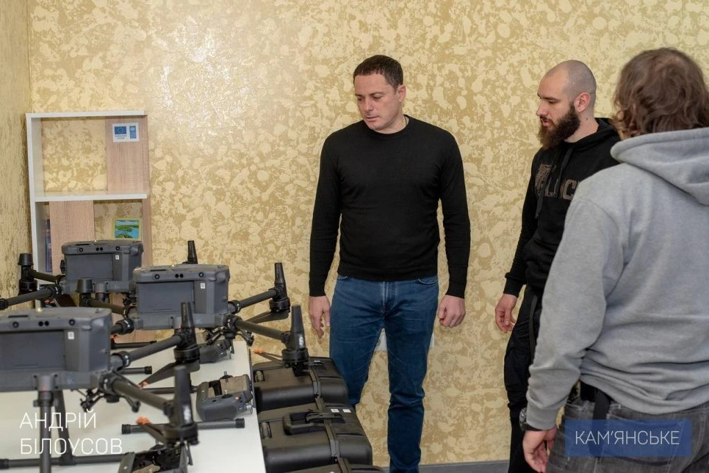 Кам’янська міська рада передала дрони бійцям 413-го полку «Рейд»
