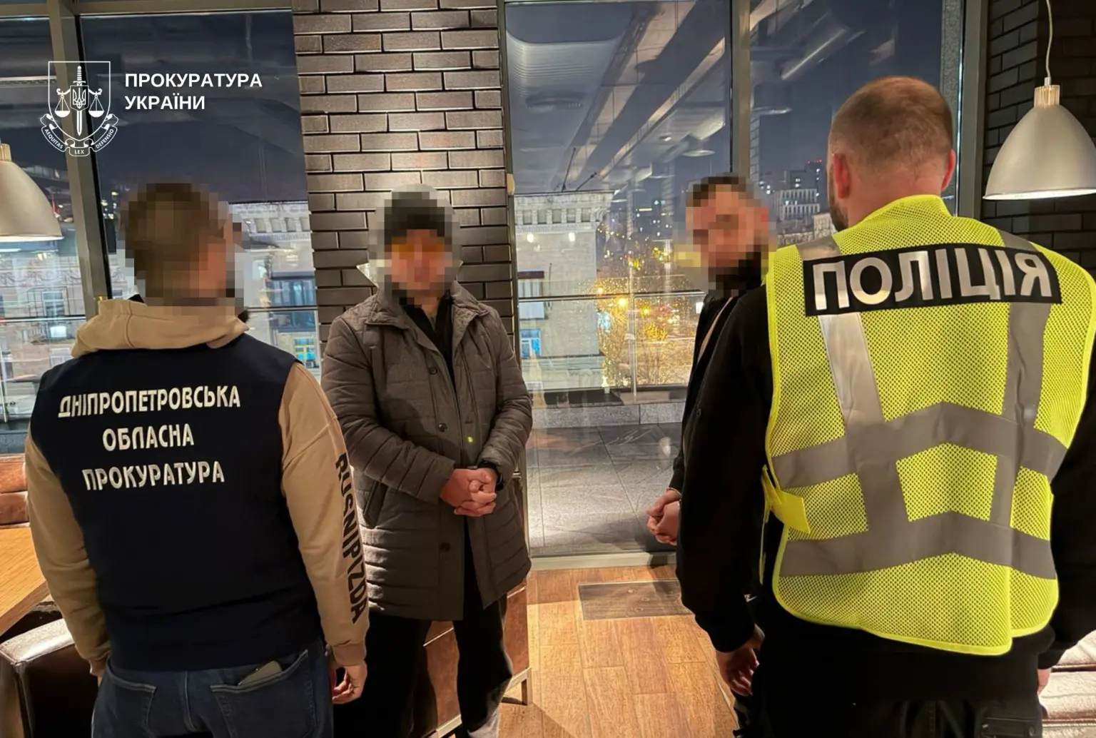 Погрози за вечерю в ресторані: у Дніпрі викрили схему вимагання з «кримінальним авторитетом»