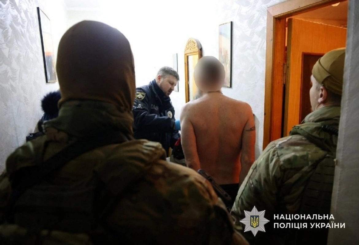 У Дніпрі чоловік захопив власну матір та погрожував підірвати боєприпаси