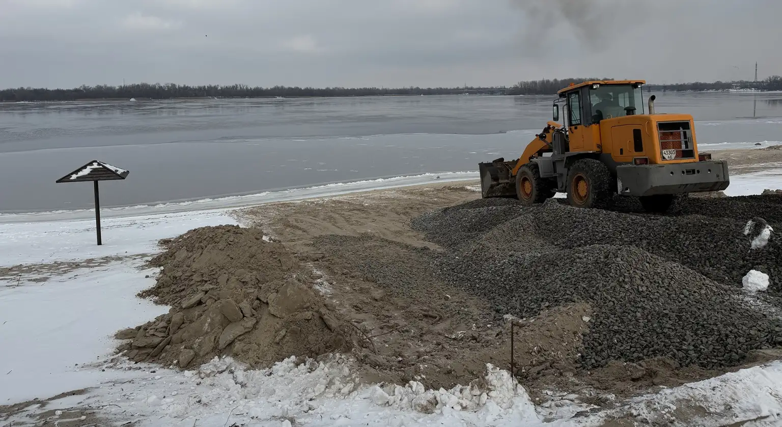 У Кам’янському облаштовують аварійний спуск до річки