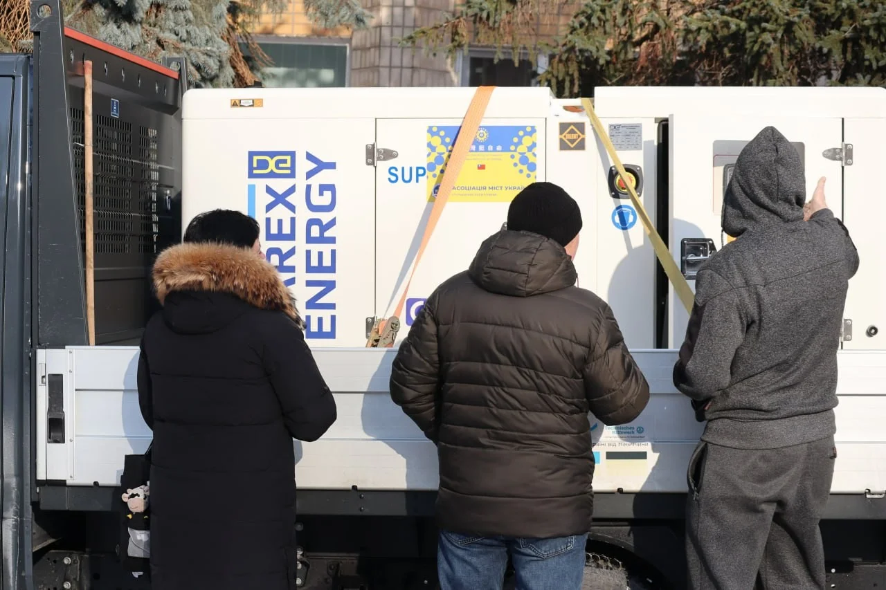 Міжнародна підтримка для освіти: ліцей у Кам’янському районі отримав генератор від Тайваню