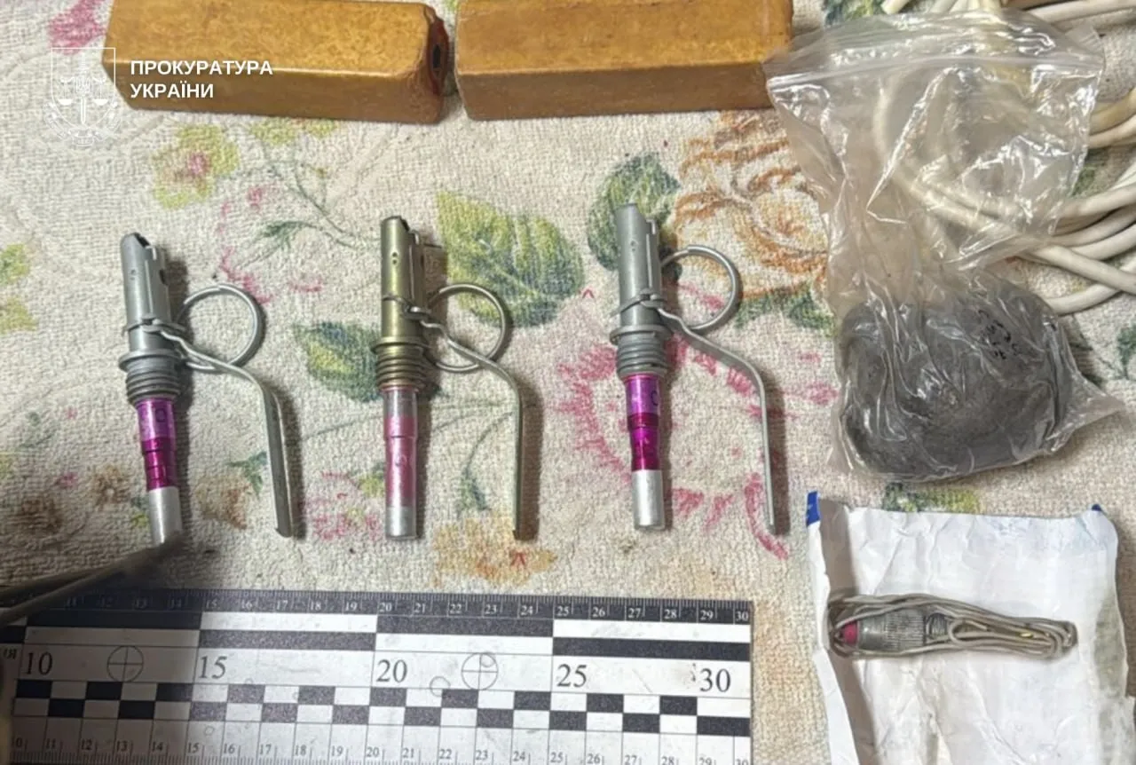 Продаж зброї з лісосмуги: на Дніпропетровщині справу двох фігурантів передали до суду