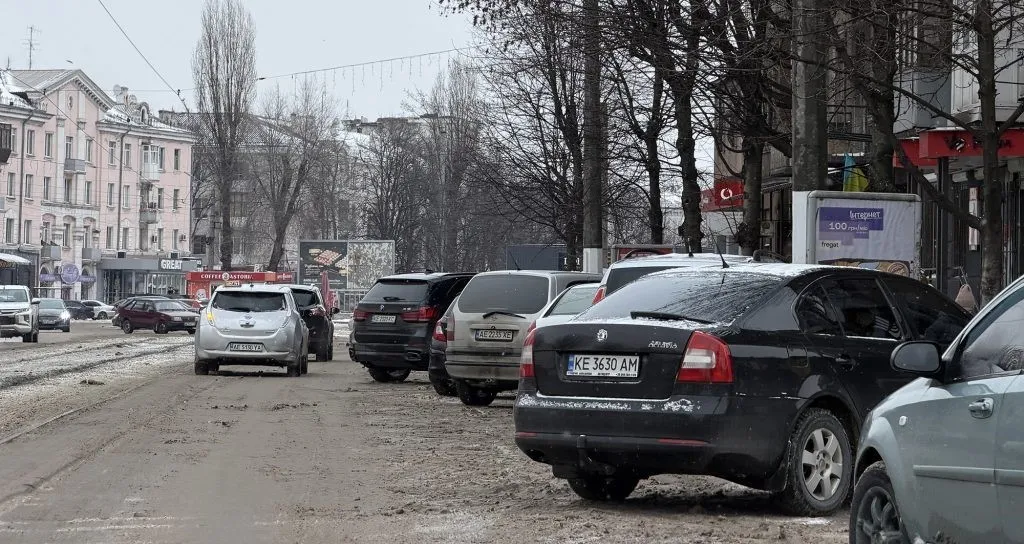 Паркувальний колапс у минулому: Кам’янське готує нову систему контролю та безоплатні стоянки