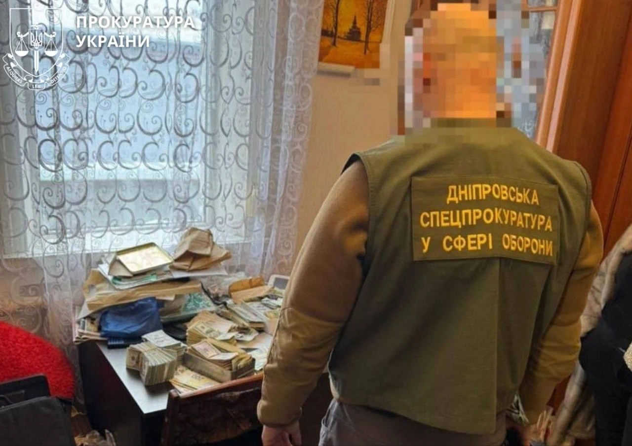 У Кам’янському голову ВЛК та її посередника взяли під варту без застави