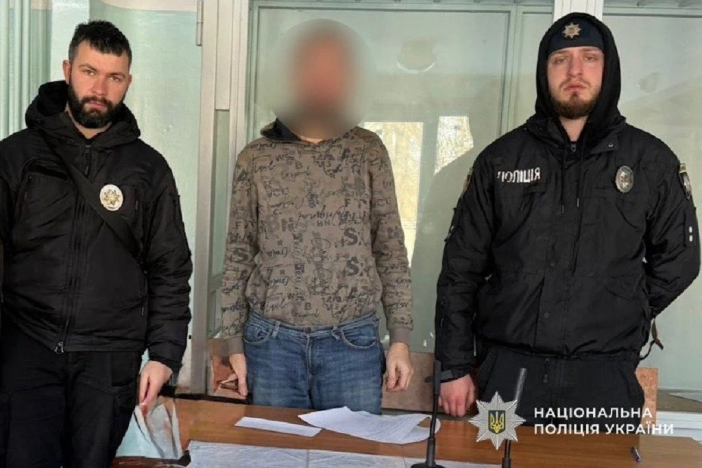 У Дніпрі під час сварки чоловік сокирою поранив товариша і ліг спати