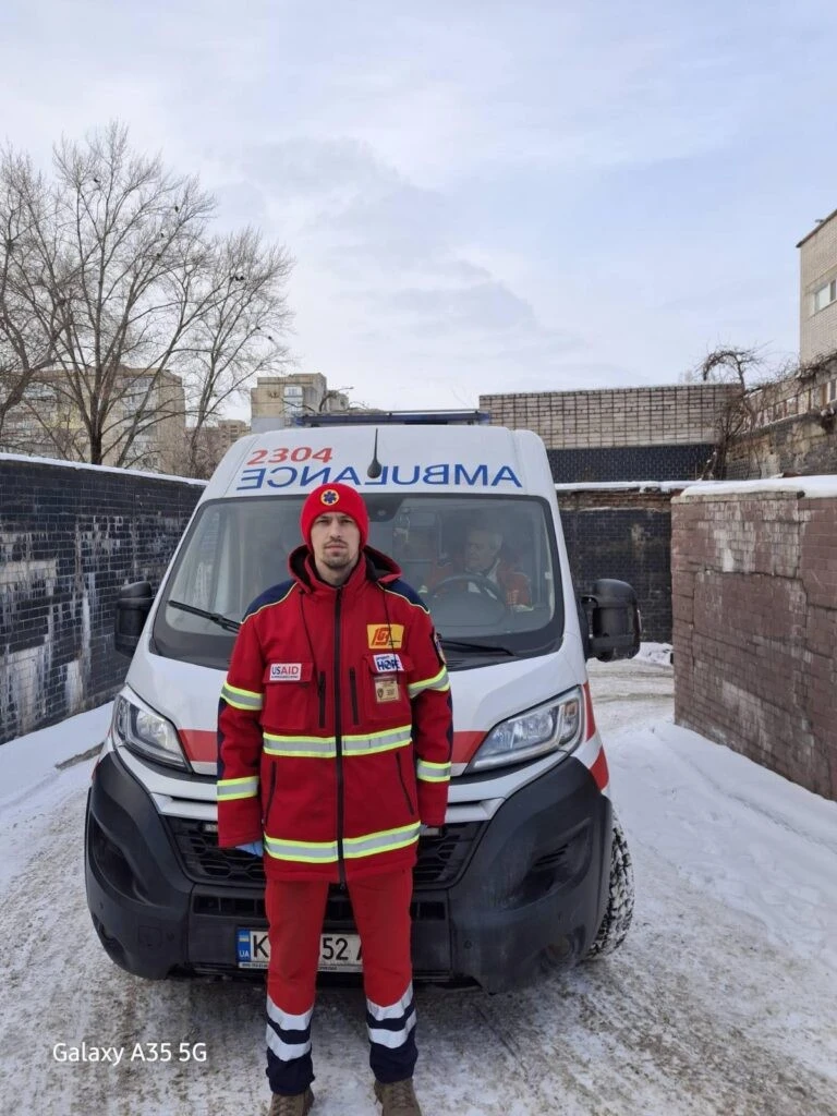 Крок у крижану пастку: у Кам’янському рибалка врятував дитину, що провалилася під лід