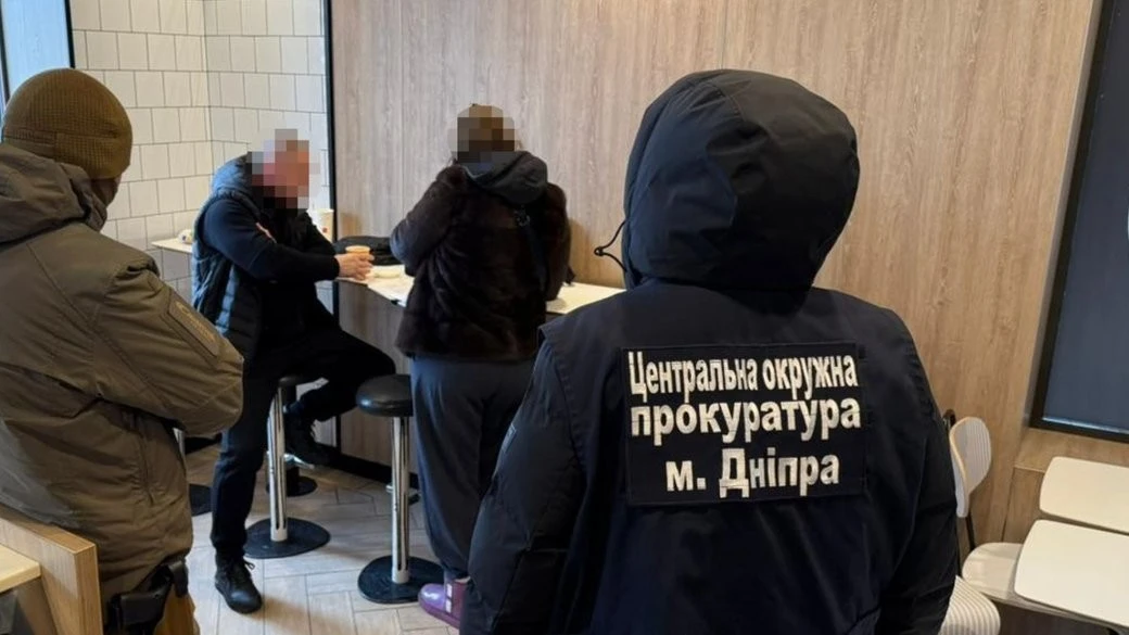 Фіктивний цироз за ціною авто: у Кам’янському викрили схему втечі за кордон