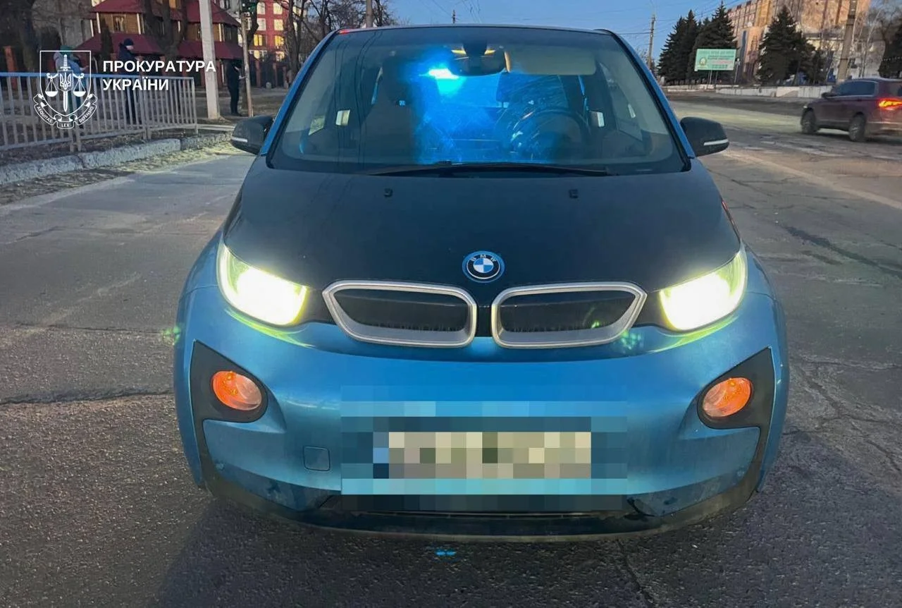 Трагедія на “зебрі”: у Кривому Розі суддя за кермом BMW тяжко травмувала дитину