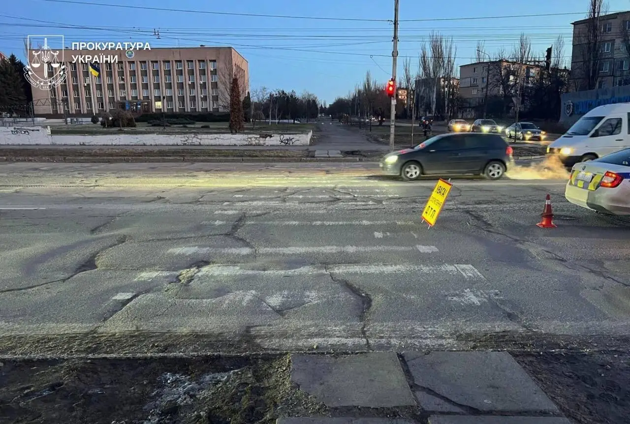 Трагедія на “зебрі”: у Кривому Розі суддя за кермом BMW тяжко травмувала дитину