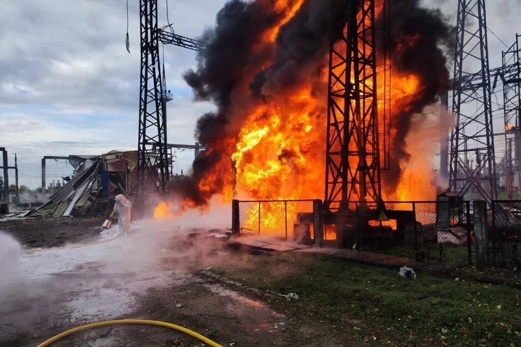 Енергосистема під подвійним ударом: ворожі обстріли та негода спричинили нові вимкнення світла