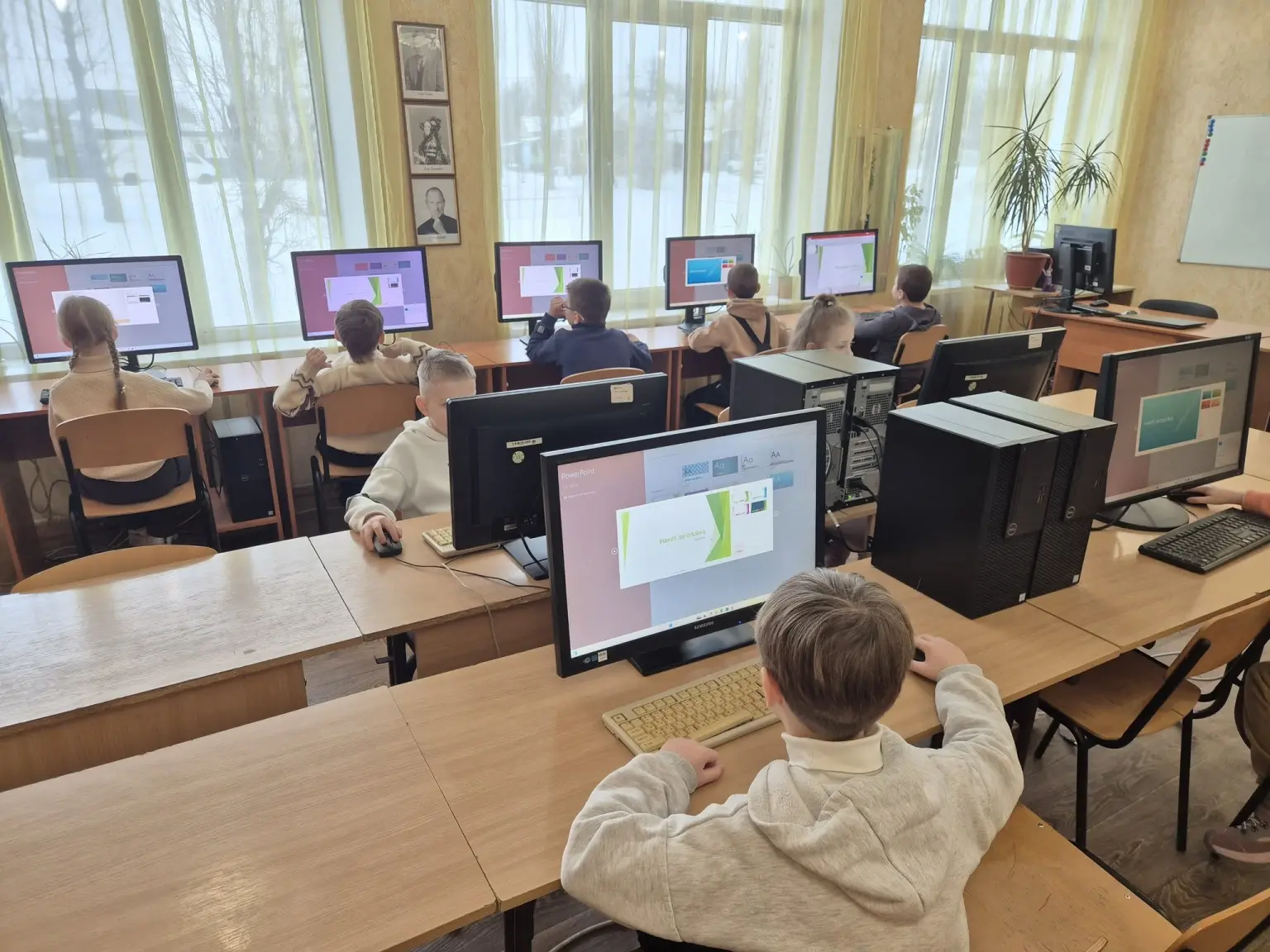 Цифровий прорив для Верхньодніпровська: німецьке місто Бохольт оновило технічну базу місцевих шкіл