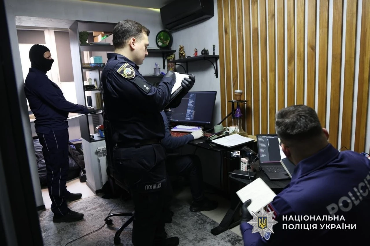 Криптовалютна пастка у Дніпрі: як поліція знешкодила міжнародну мережу «інвест-менеджерів»