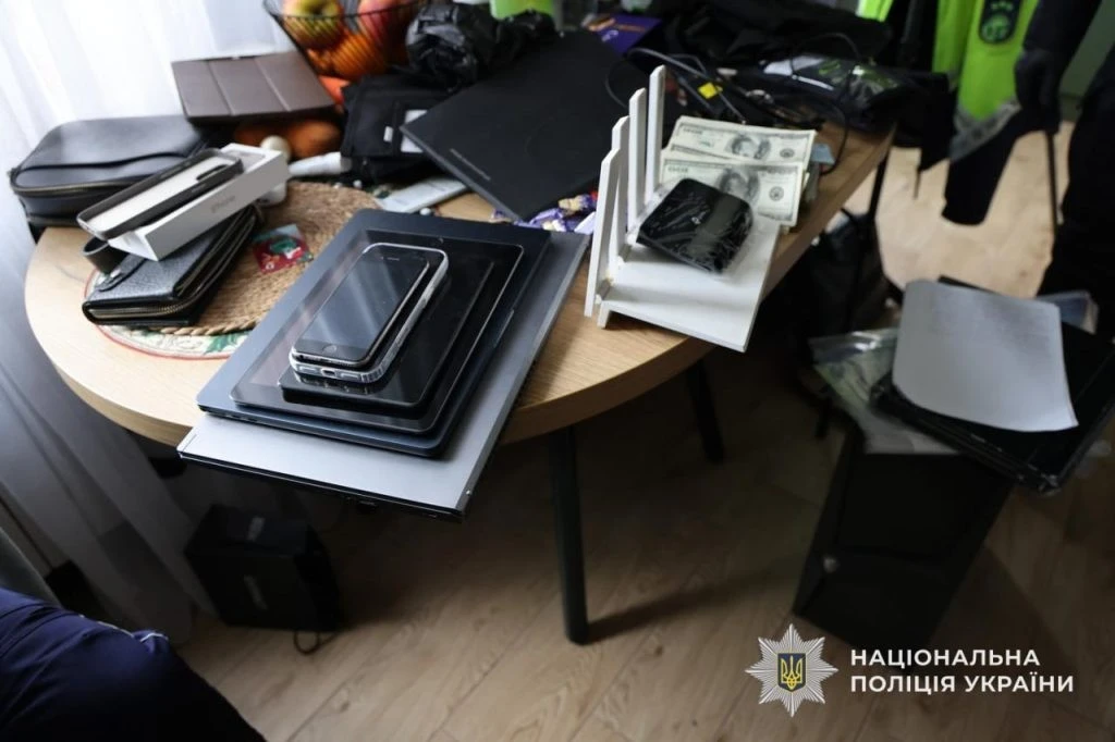 Криптовалютна пастка у Дніпрі: як поліція знешкодила міжнародну мережу «інвест-менеджерів»