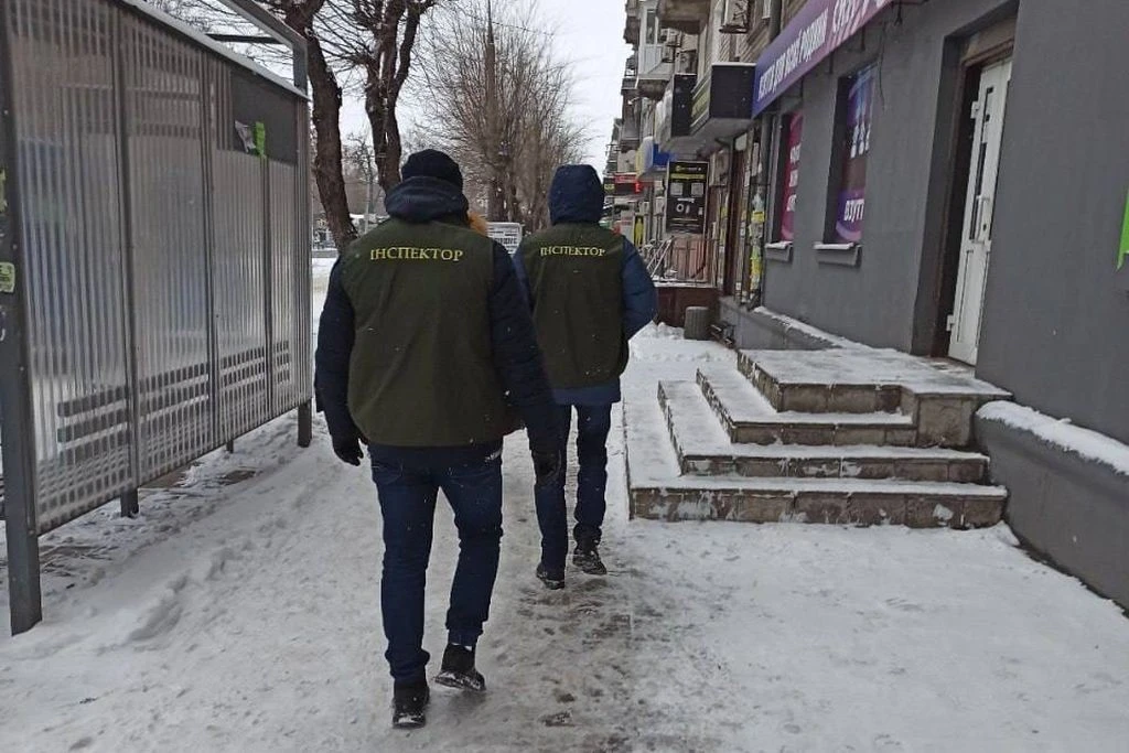 Хто відповідає за чистоту біля магазинів та аптек: роз’яснення КП «Благоустрій»