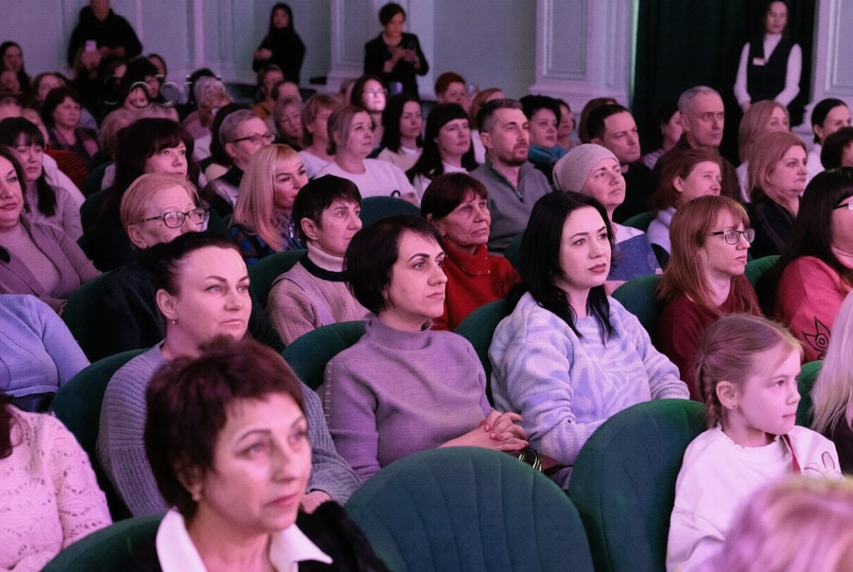 Жінки, які тримають тил: у Кам’янському відзначили працівниць медицини, соцзахисту та ЖКГ