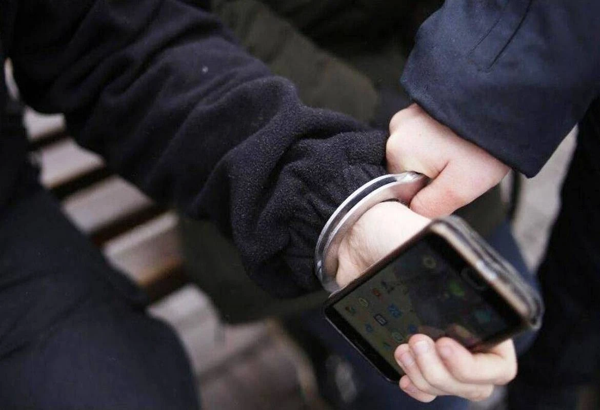 У Кам’янському затримали рецидивіста за зухвале пограбування дитини