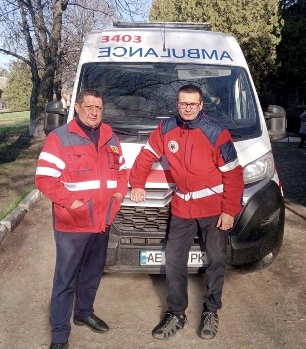 Життя всупереч обставинам: на Дніпропетровщині дитина народилася в салоні «швидкої»