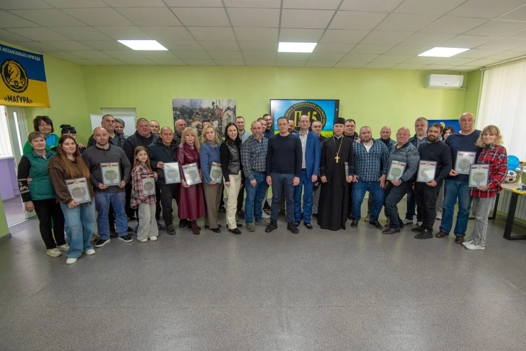 Одинадцять років підтримки: у Кам’янському привітали ГО «ПАТРІОТ 2015» з річницею