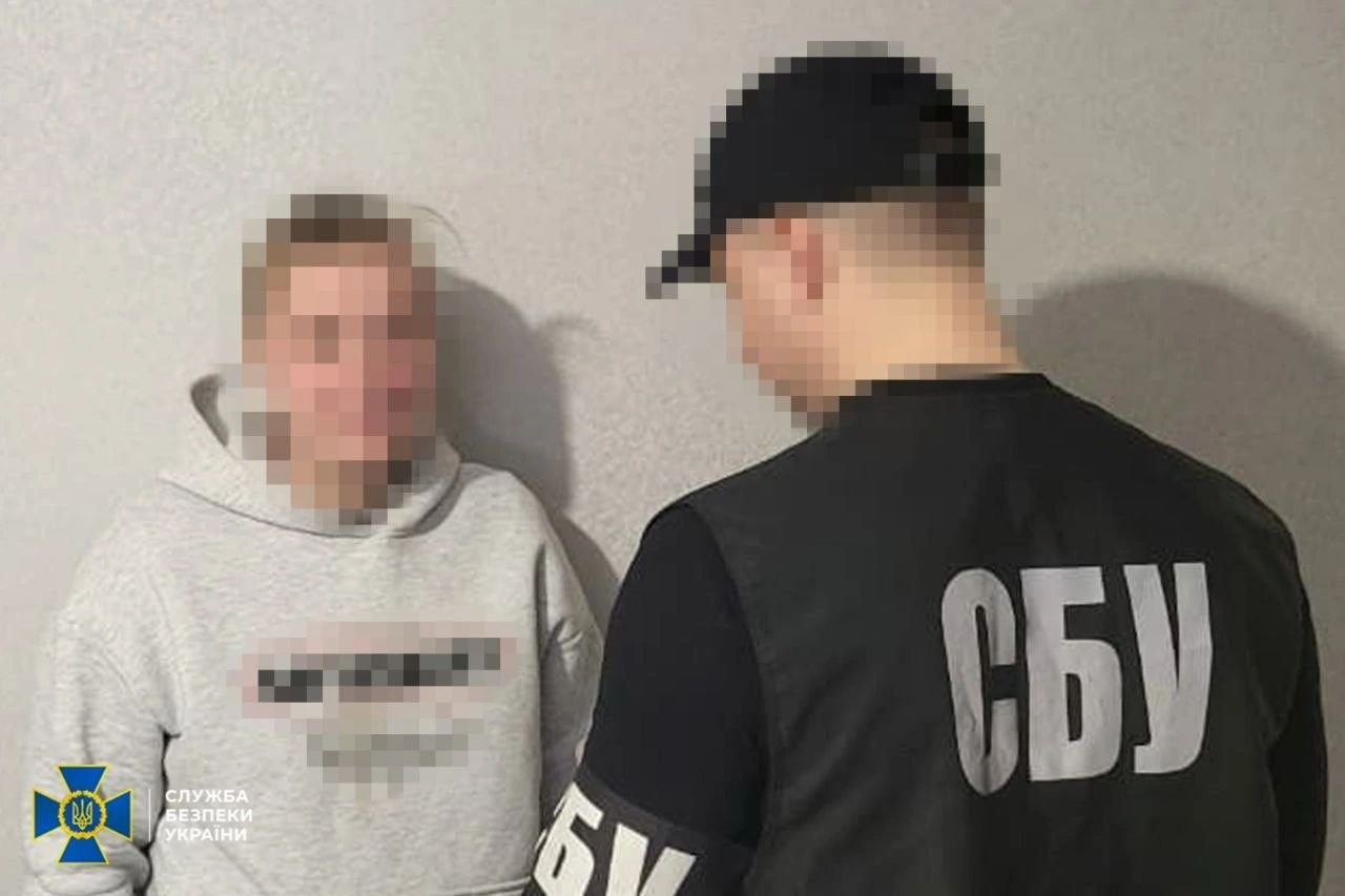 Дніпрянка постане перед судом за створення мережі для стеження за військовими та ТЦК