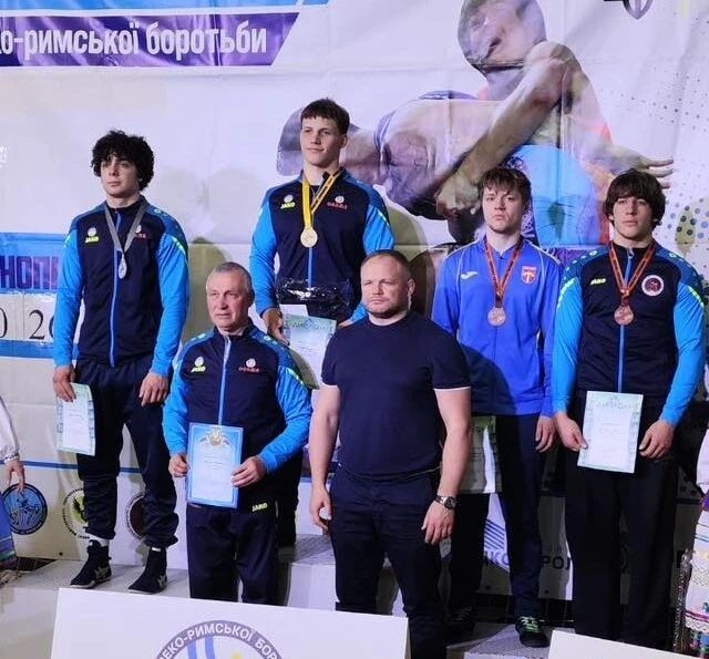 Борець із Кам’янського став віцечемпіоном України серед молоді
