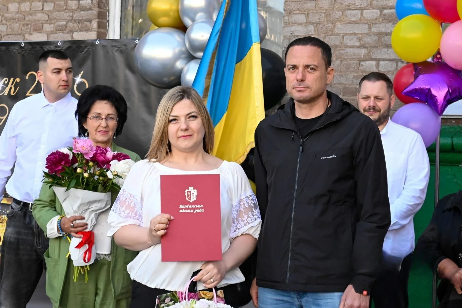Кам’янське завершило складний навчальний рік: майже чотири тисячі учнів завершили навчання