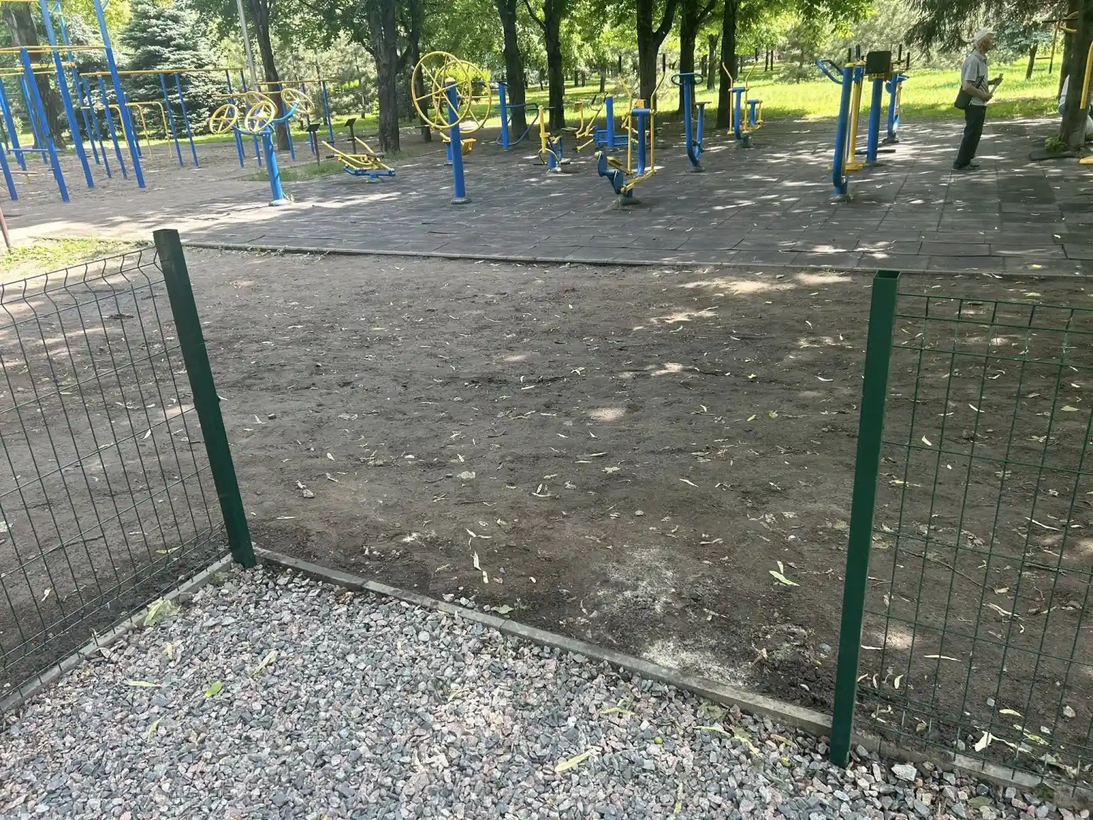 Майданчик для ветеранів у Кам’янському знову розгромили вандали напередодні відкриття