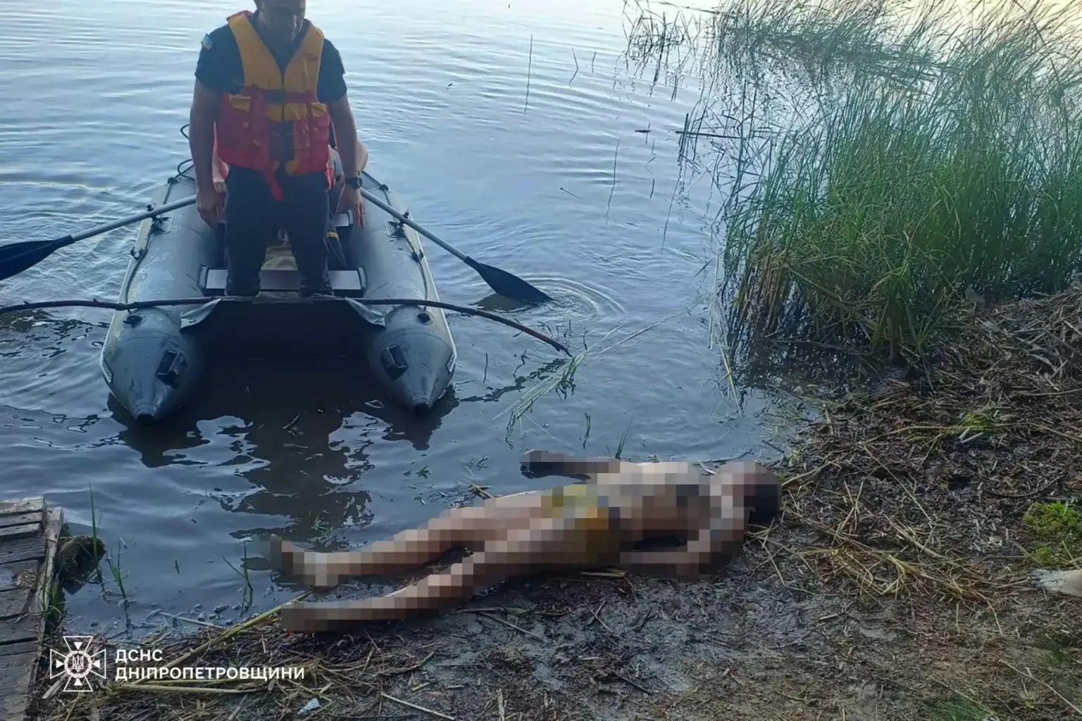 Трагедія на ставку в Жовтих Водах: рятувальники дістали з води тіло юнака