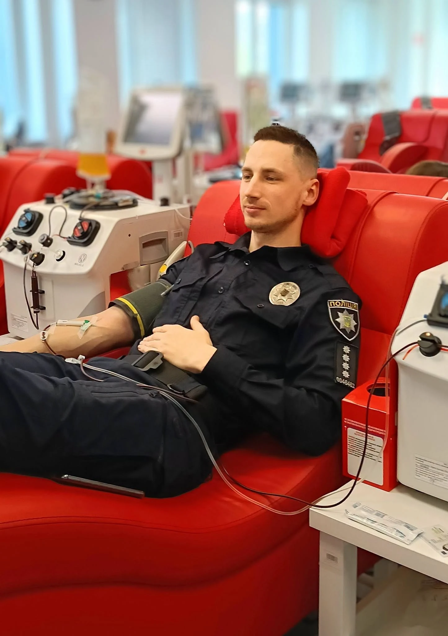 >Правоохоронці Дніпропетровщини здачею плазми закрили збір для бійців КОРДу