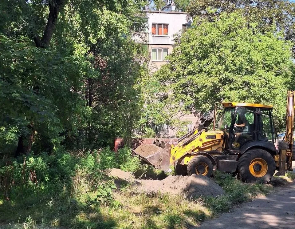 Впорядкування міського простору Кам’янського: нові знаки, відремонтовані фонтани та безпека у дворах